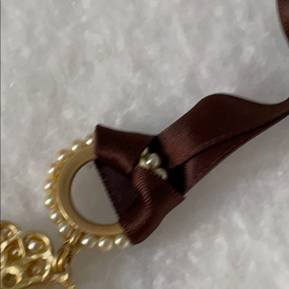 Flower bib necklace - Picture 9 of 11